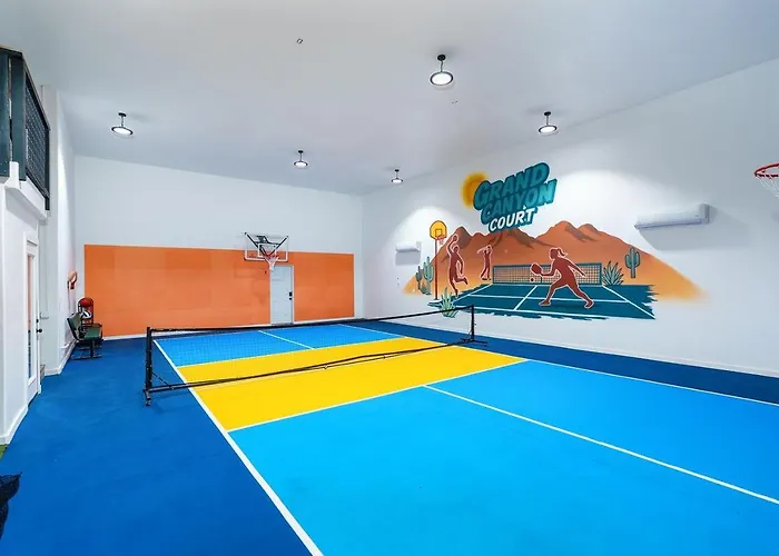 Sleeps 34 Indoor Pickleball Hot Tub & Sauna Country house *