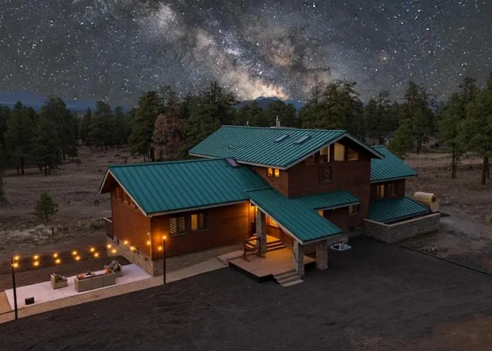 Sleeps 34 Indoor Pickleball Hot Tub & Sauna *