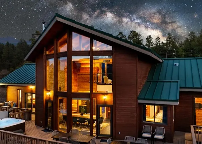 Sleeps 34 Indoor Pickleball Hot Tub & Sauna Flagstaff