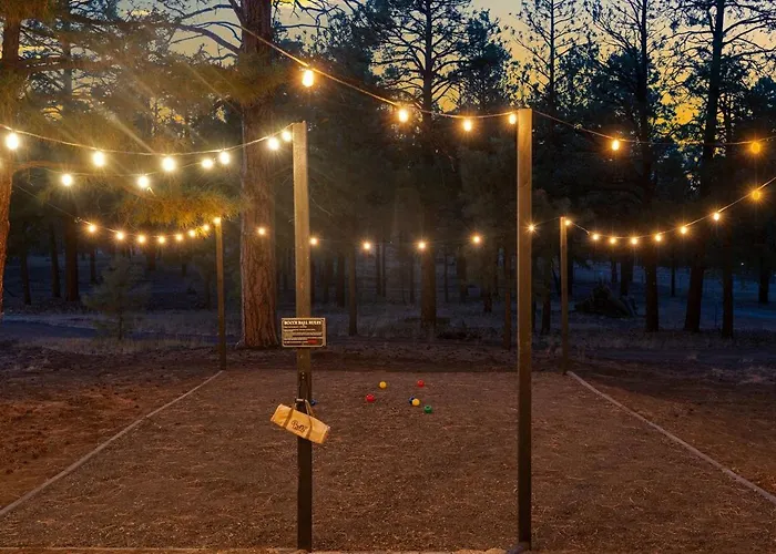 Country house Sleeps 34 Indoor Pickleball Hot Tub & Sauna