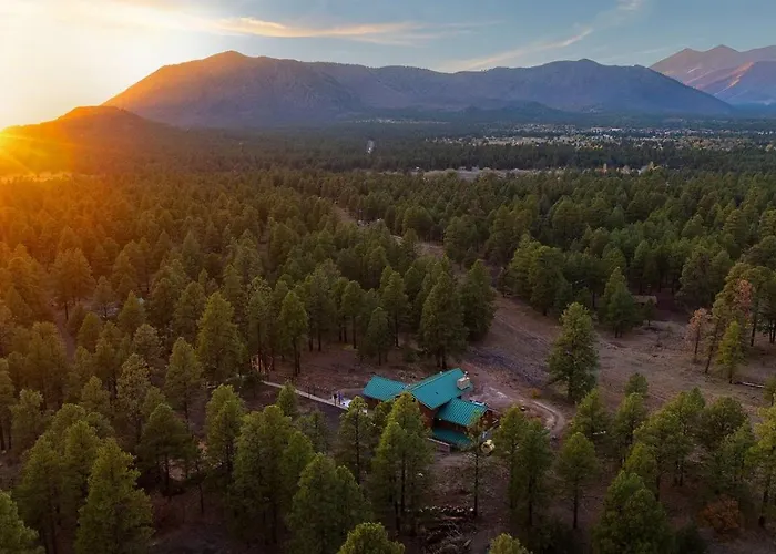Sleeps 34 Indoor Pickleball Hot Tub & Sauna * Flagstaff