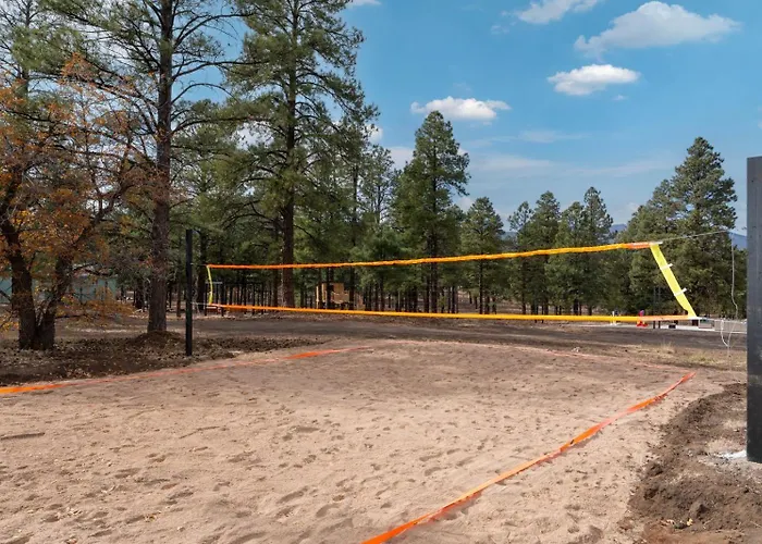 Country house Sleeps 34 Indoor Pickleball Hot Tub & Sauna