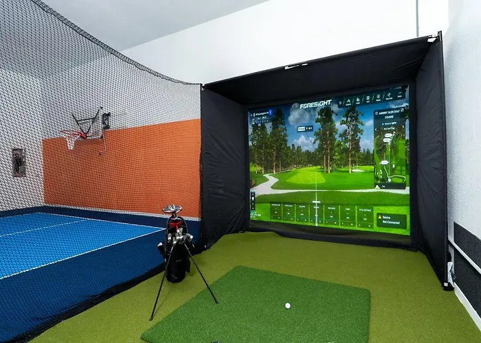 Country house Sleeps 34 Indoor Pickleball Hot Tub & Sauna