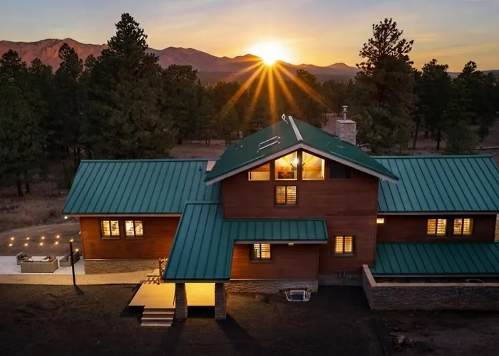 Sleeps 34 Indoor Pickleball Hot Tub & Sauna Country house *