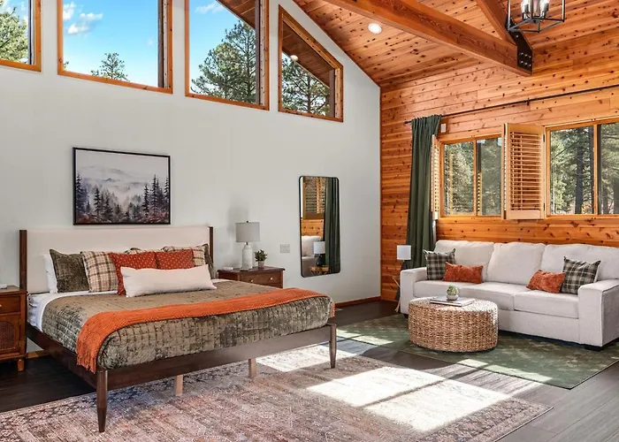 Sleeps 34 Indoor Pickleball Hot Tub & Sauna Country house Flagstaff